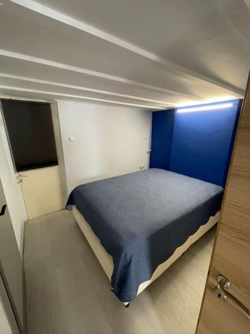 Comfy Apartment With Low Ceiling Attic Athens Exterior photo